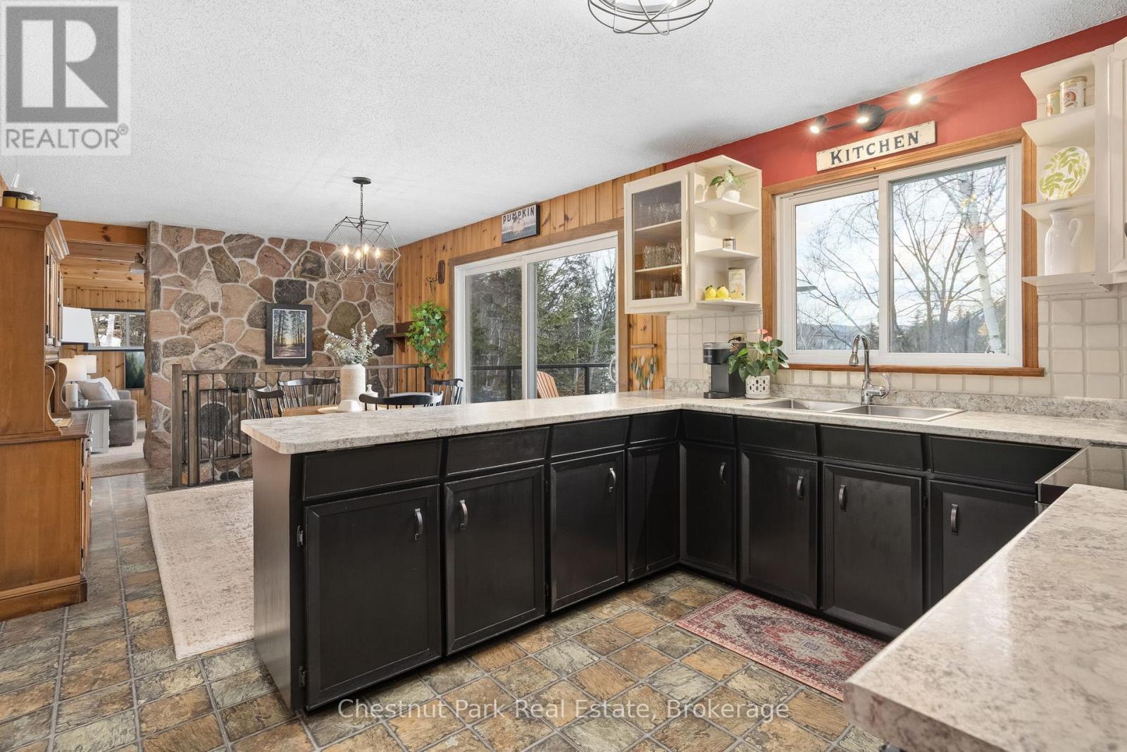 527 HARP LAKE ROAD - 7