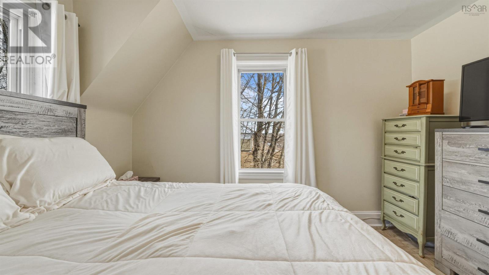 Property 14 of 41 of 32 River Avenue