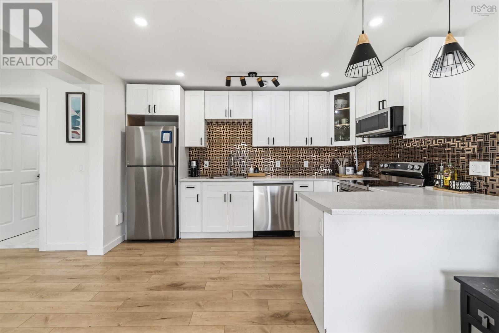 Property 36 of 49 of 6 Riverwood Drive