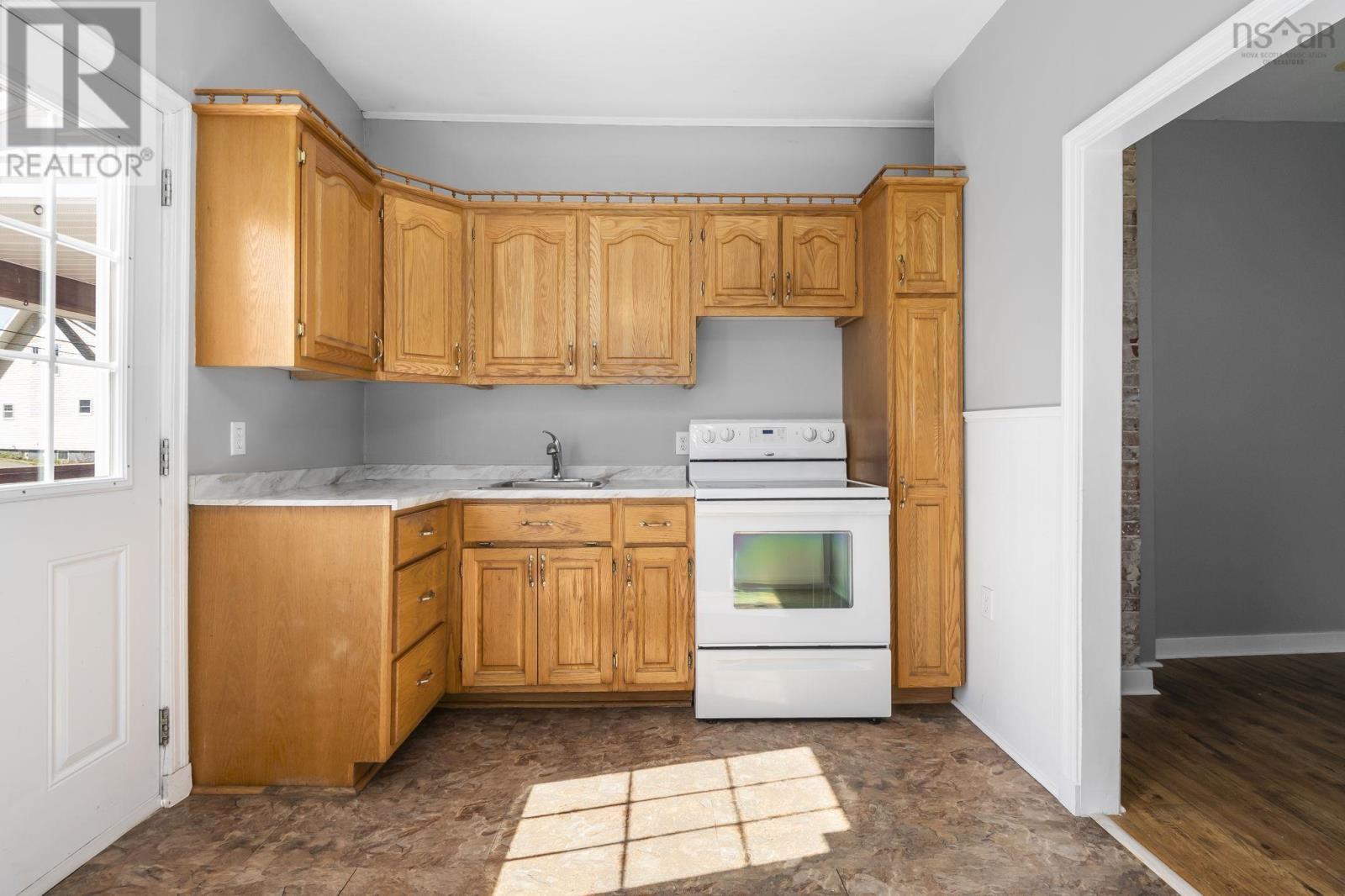 Property 27 of 35 of 10 Pleasant Hill