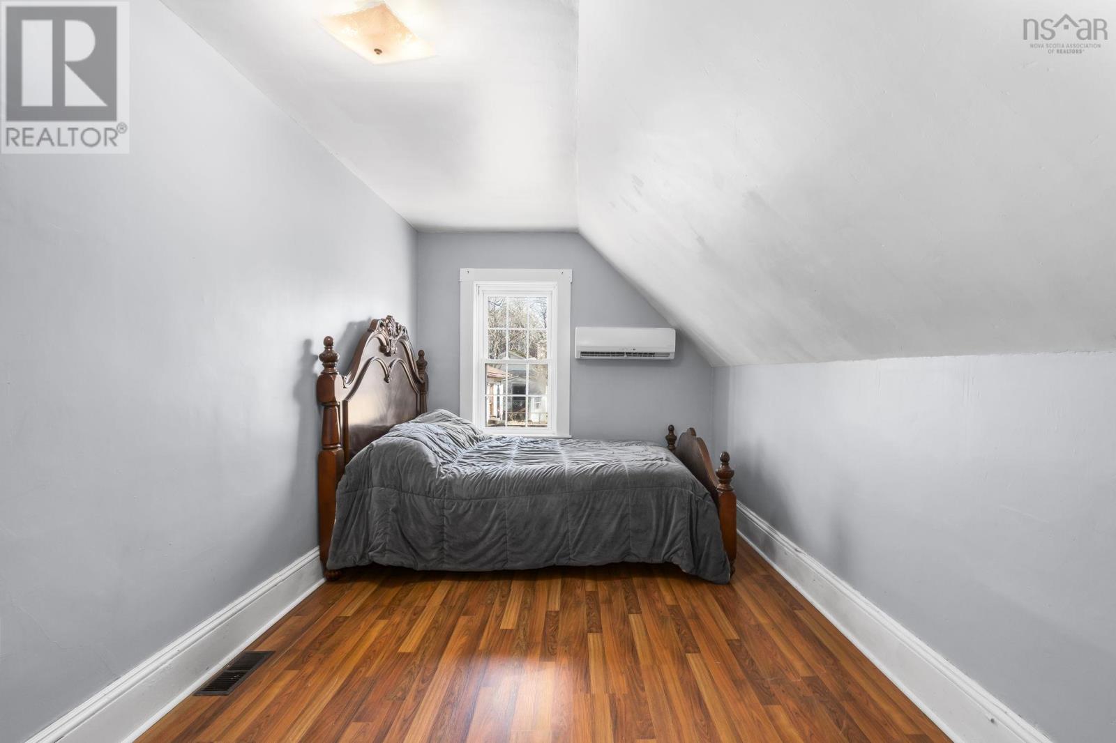 Property 23 of 35 of 10 Pleasant Hill