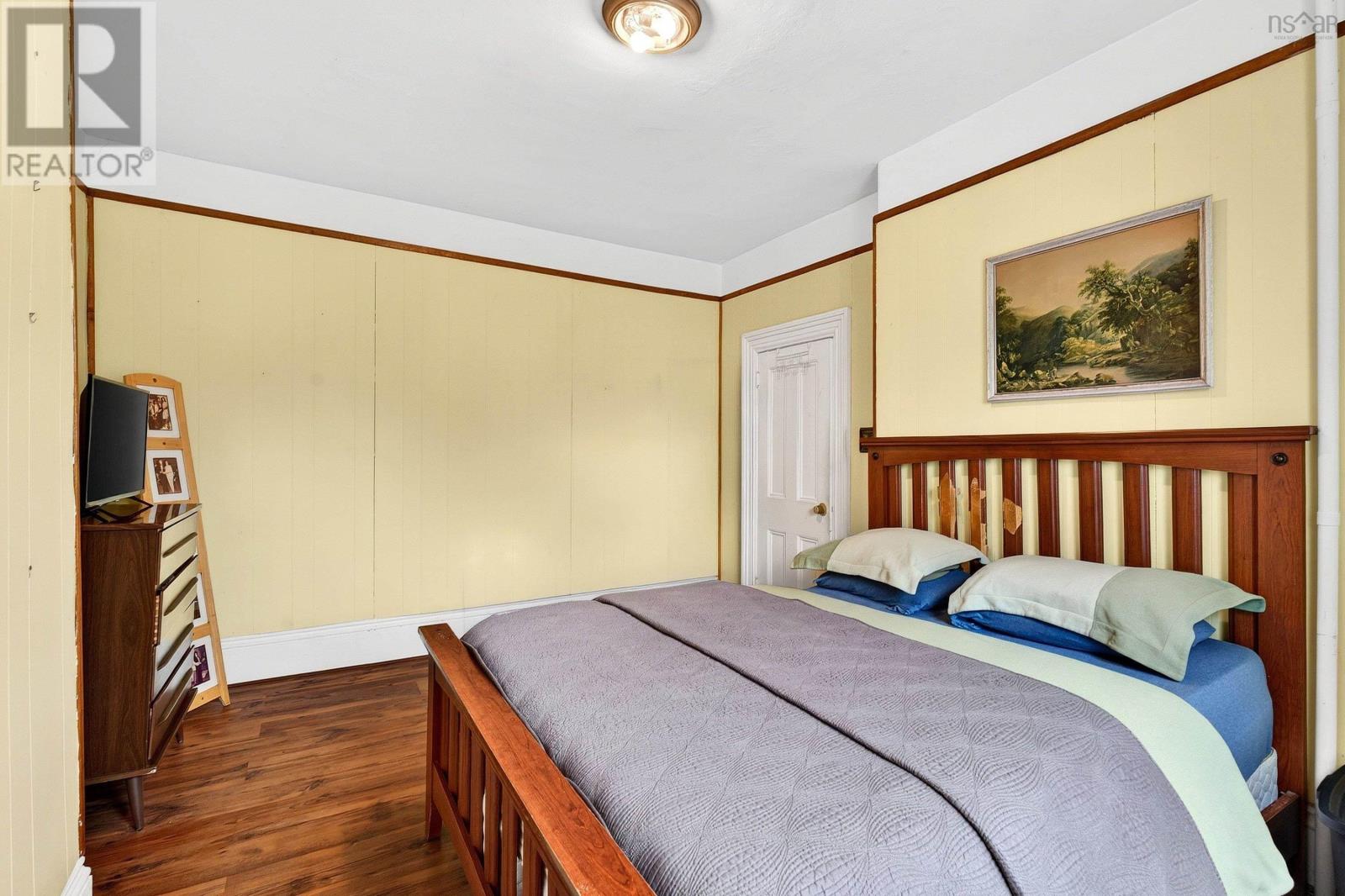 Property 21 of 31 of 2490 John Street