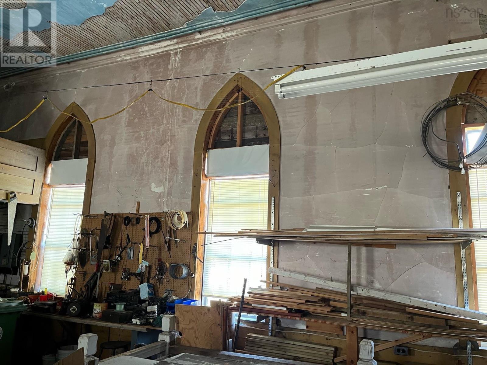 Property 6 of 19 of 8208 Highway 209