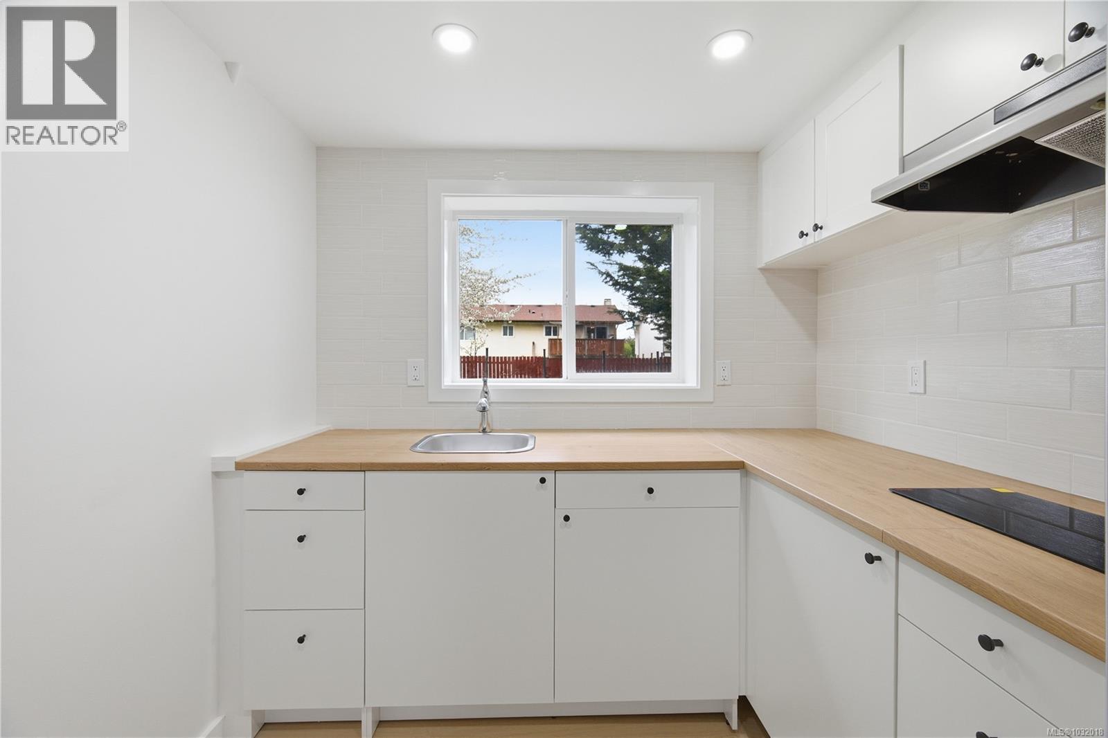  4391 Elnido Crescent, Saanich