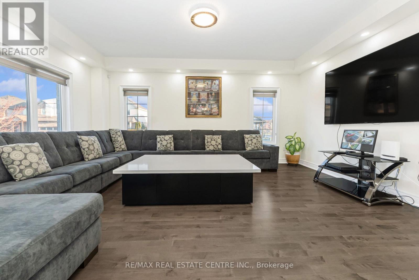 127 LAMETTI DRIVE - 12