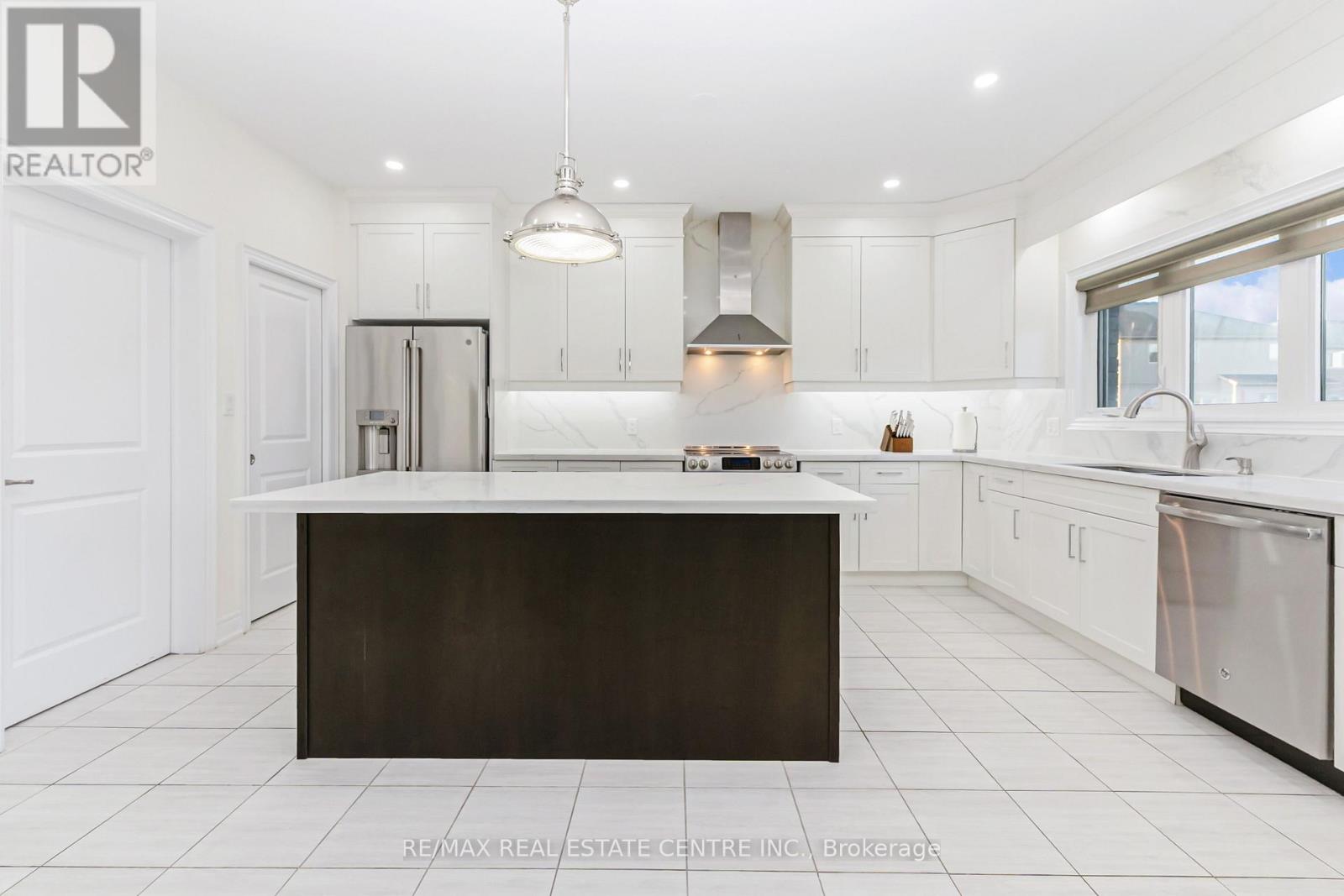 127 LAMETTI DRIVE - 15