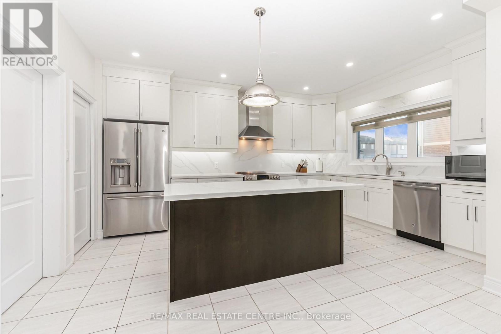 127 LAMETTI DRIVE - 16