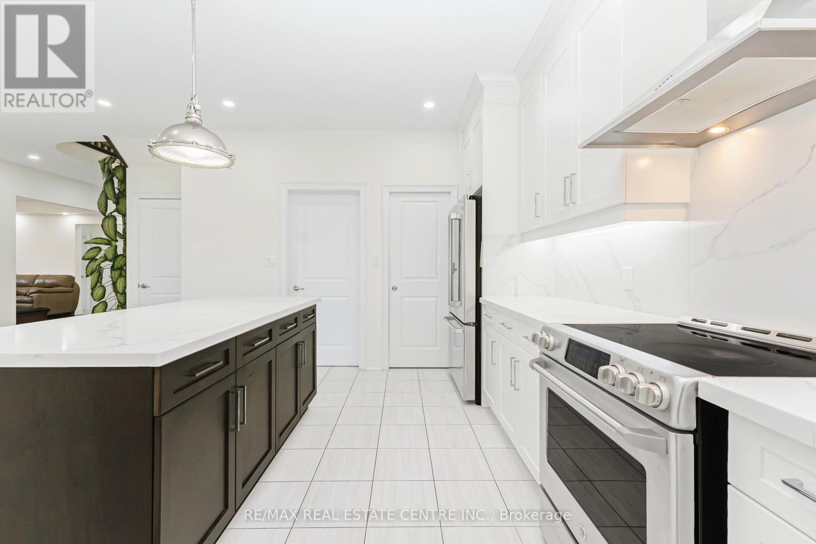 127 LAMETTI DRIVE - 17