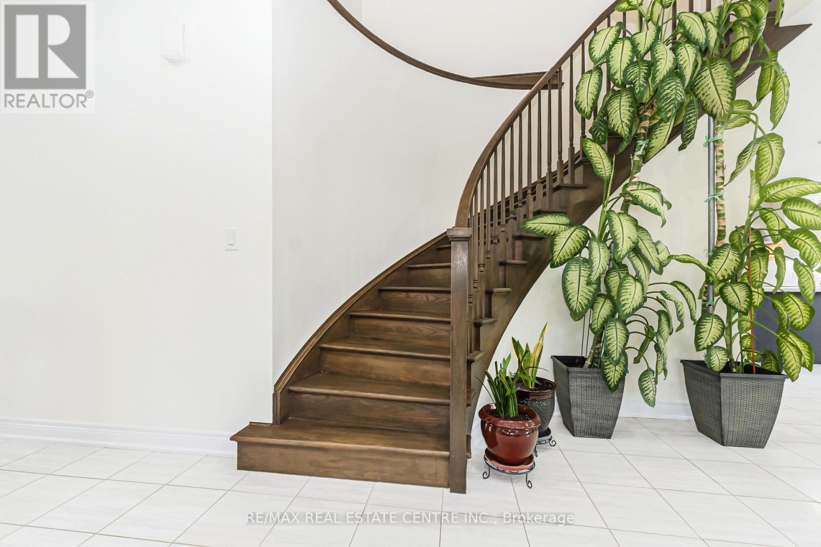 127 LAMETTI DRIVE - 21