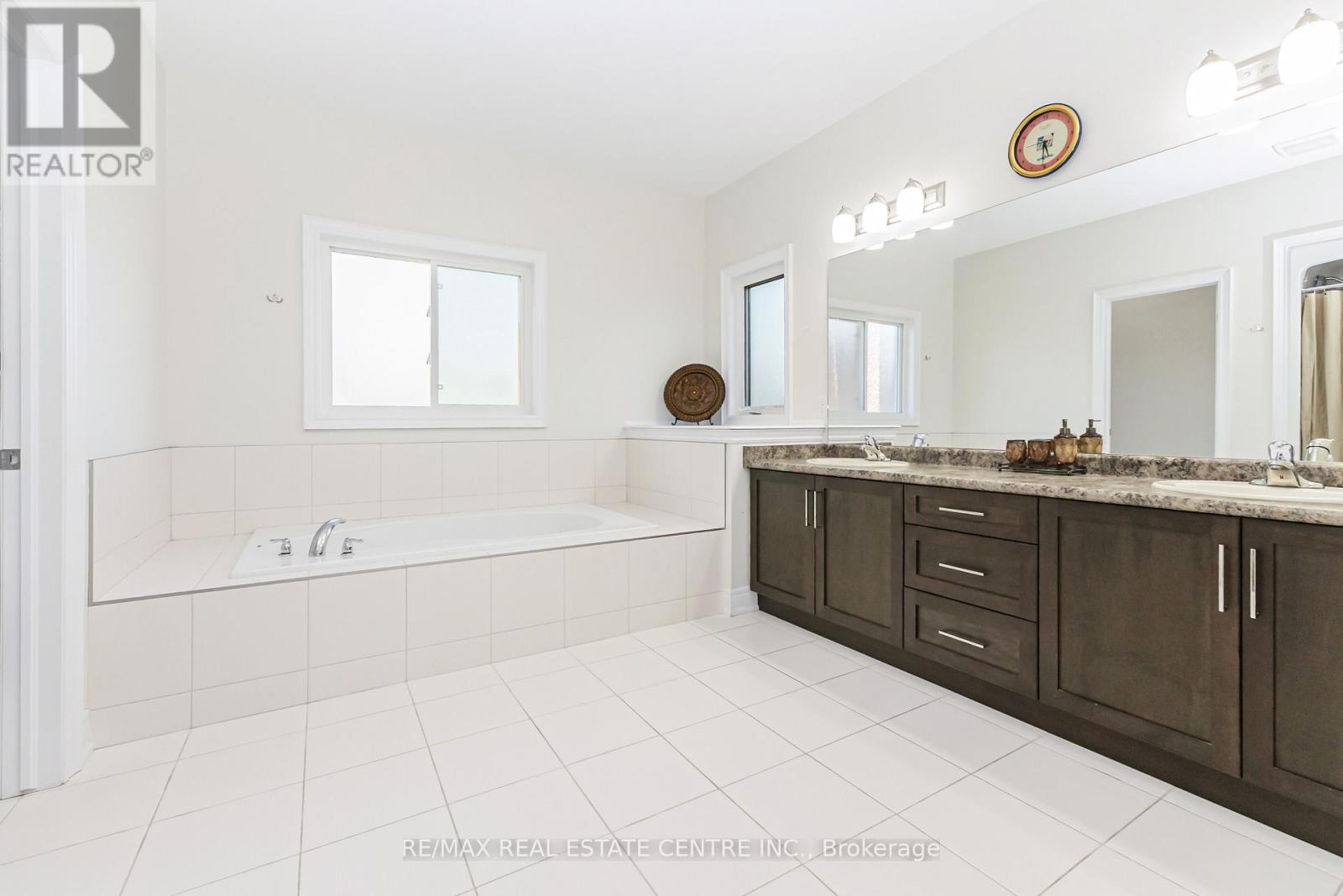 127 LAMETTI DRIVE - 25