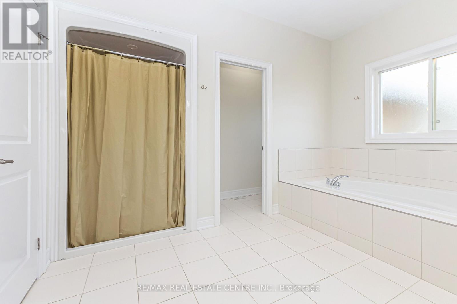 127 LAMETTI DRIVE - 26