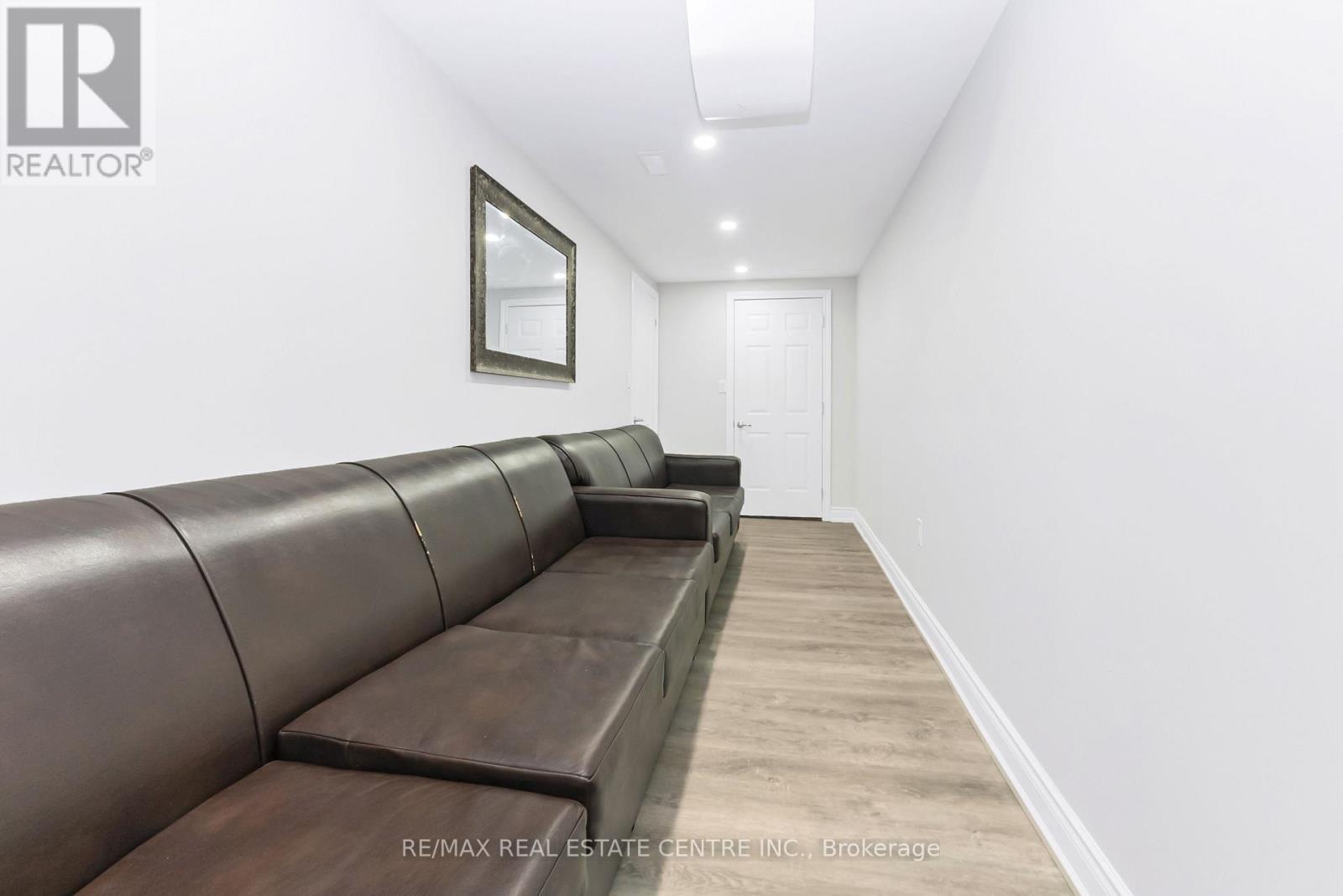 127 LAMETTI DRIVE - 38