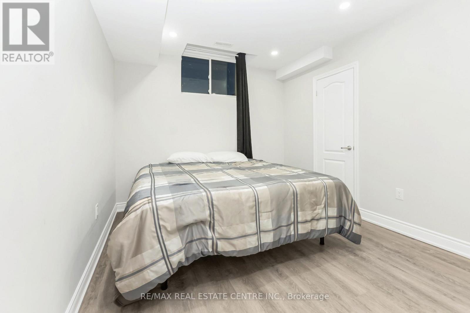 127 LAMETTI DRIVE - 42