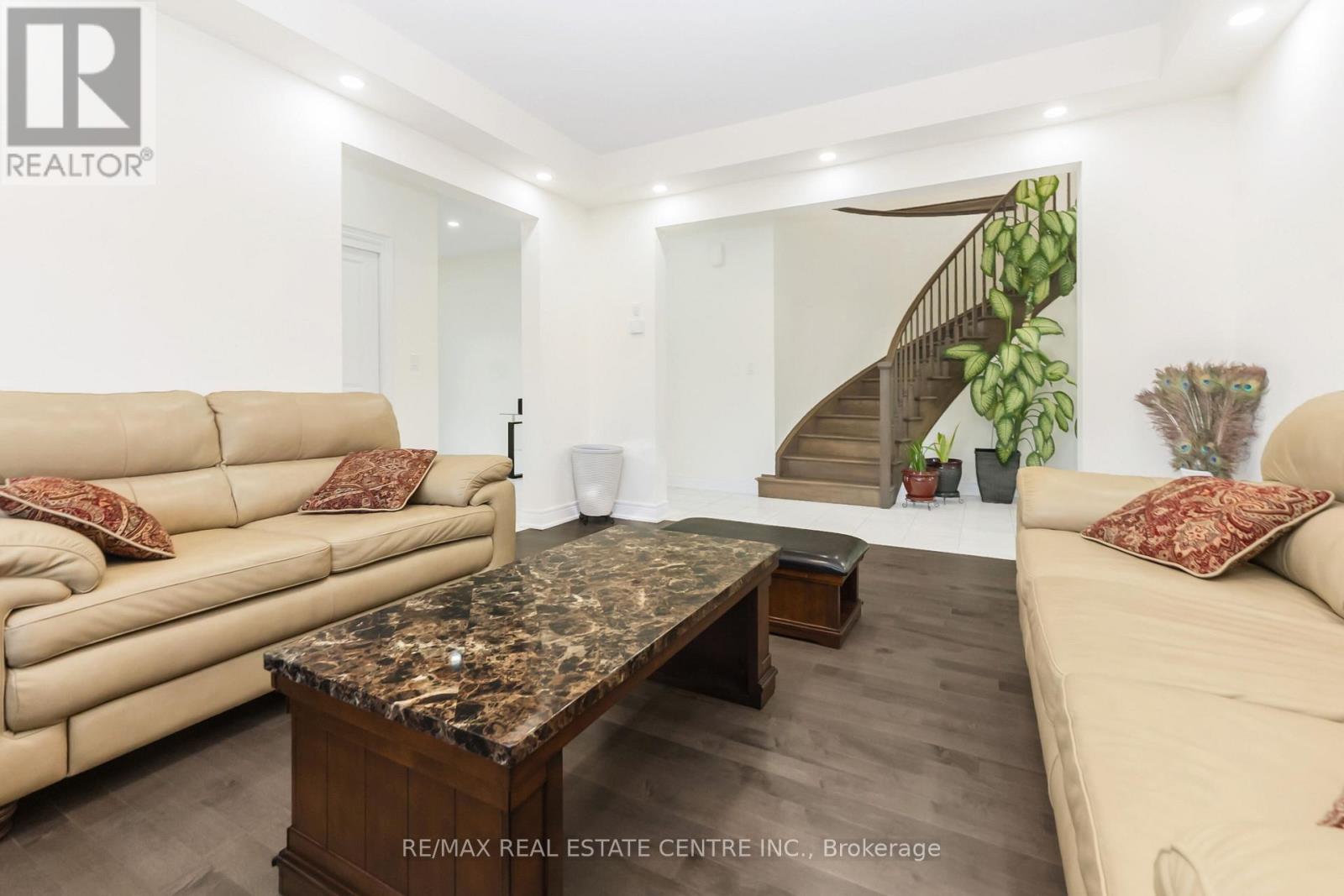 127 LAMETTI DRIVE - 9