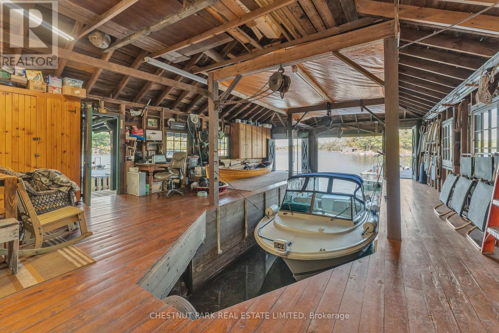 36 BOSTWICK ISLAND - 36