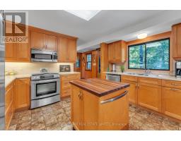 36 Bostwick Island, Leeds And The Thousand Islands, ON K0E1L0 Photo 16