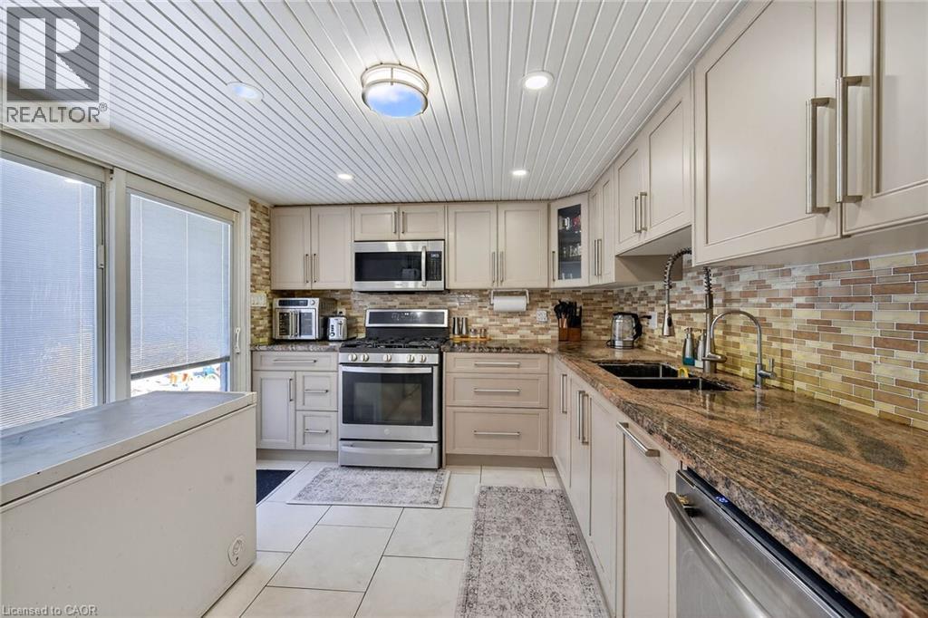 115 KINGS FOREST Drive, Hamilton, Ontario, L8T4J8 — Photo 16