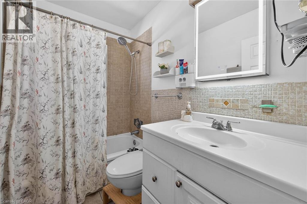 115 KINGS FOREST Drive, Hamilton, Ontario, L8T4J8 — Photo 19
