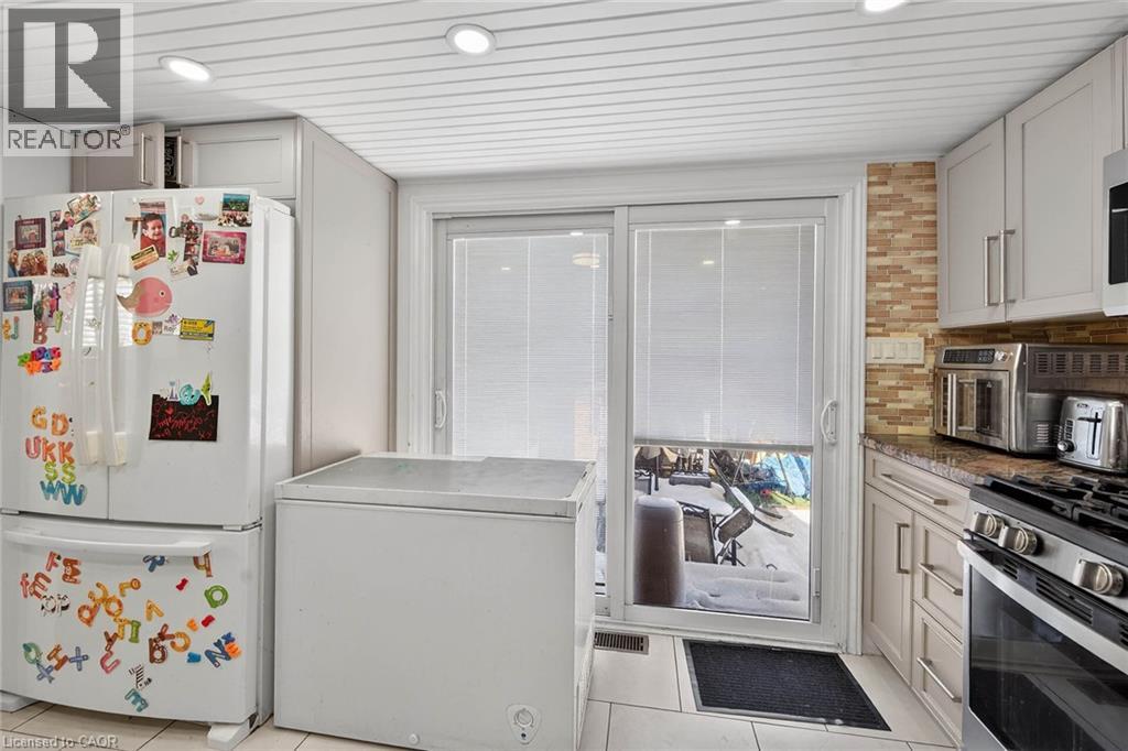 115 KINGS FOREST Drive, Hamilton, Ontario, L8T4J8 — Photo 17