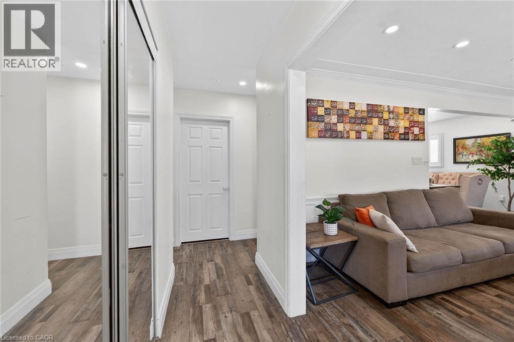 115 KINGS FOREST Drive, Hamilton, Ontario, L8T4J8 — Photo 5