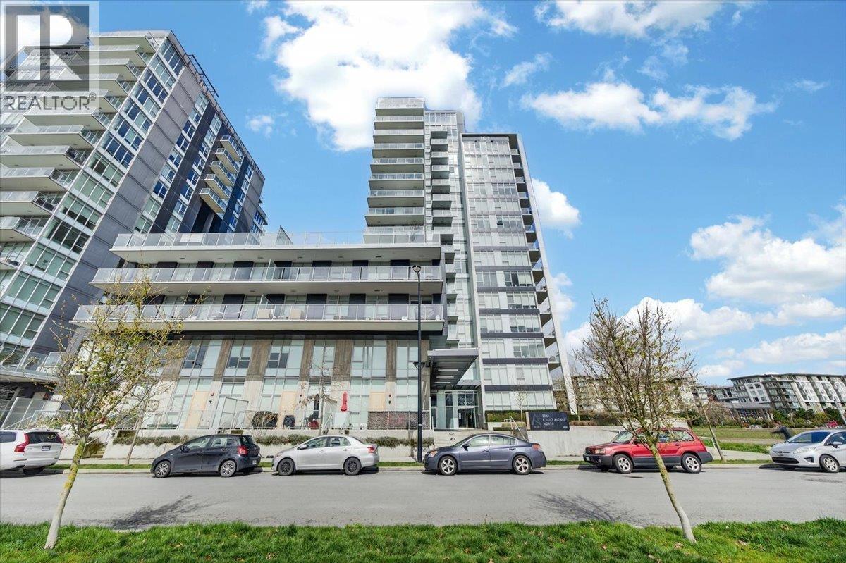 1403 3581 E KENT AVENUE NORTH AVENUE