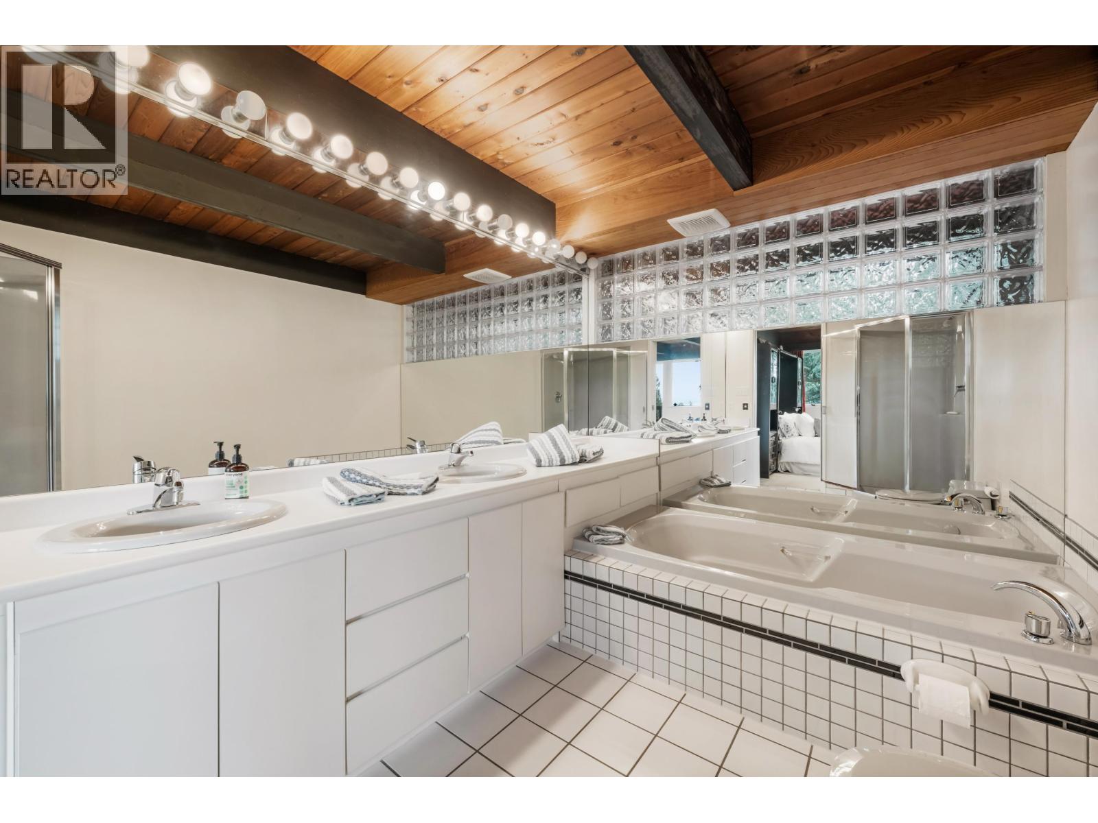 4891 WATER LANE, West Vancouver