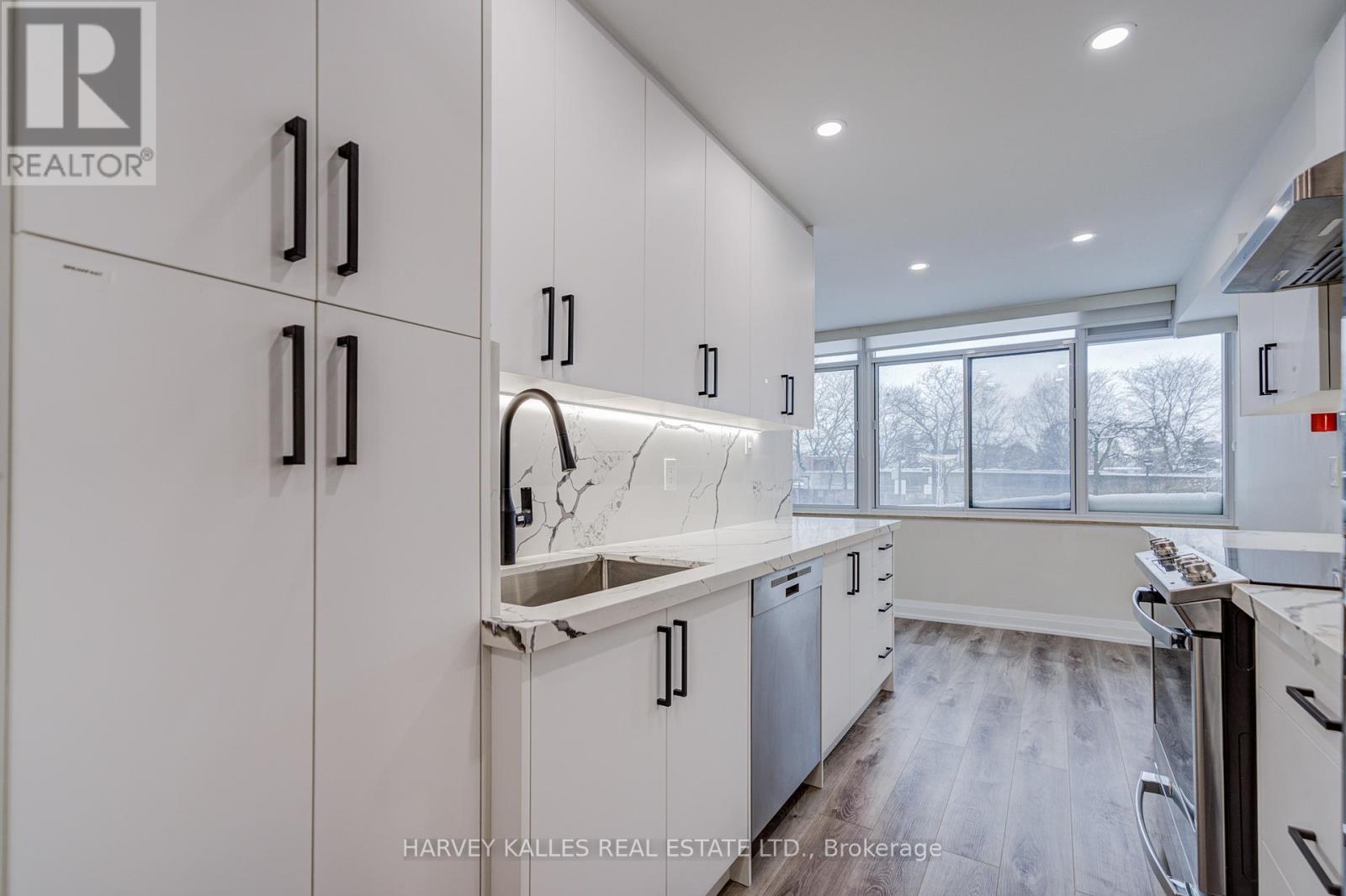 #109 3000 BATHURST STREET - 1