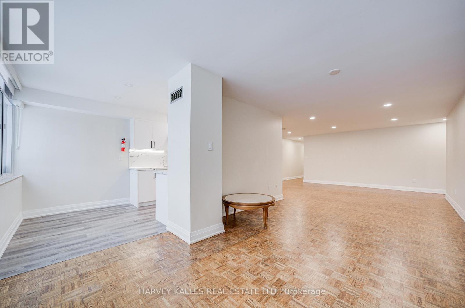 #109 3000 BATHURST STREET - 10