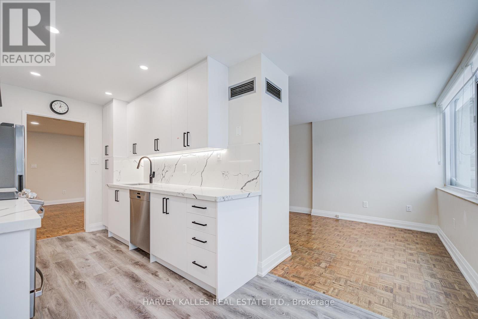 #109 3000 BATHURST STREET - 14