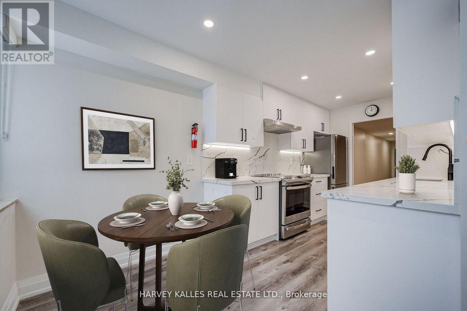 #109 3000 BATHURST STREET - 16