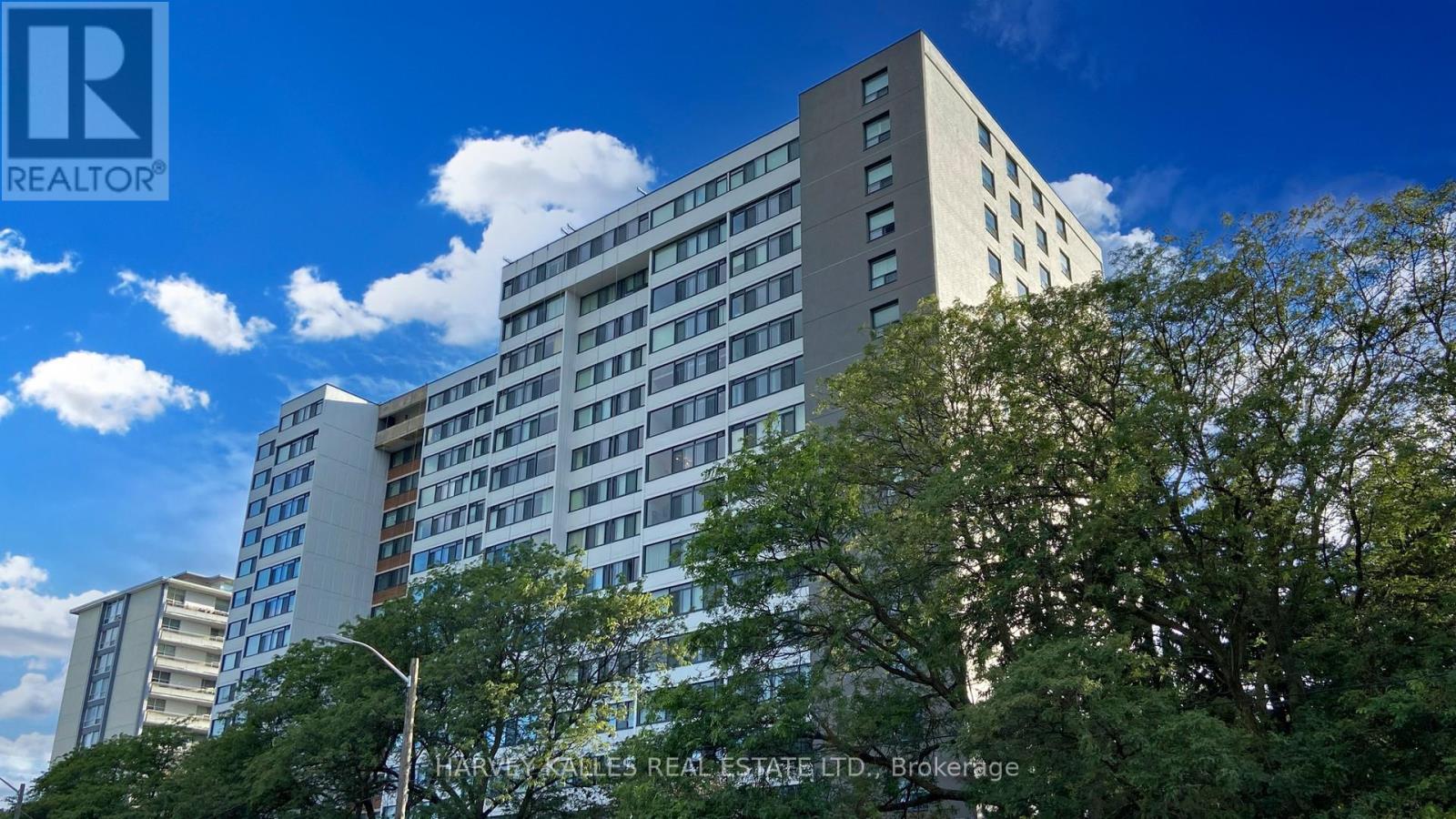 #109 3000 BATHURST STREET - 2