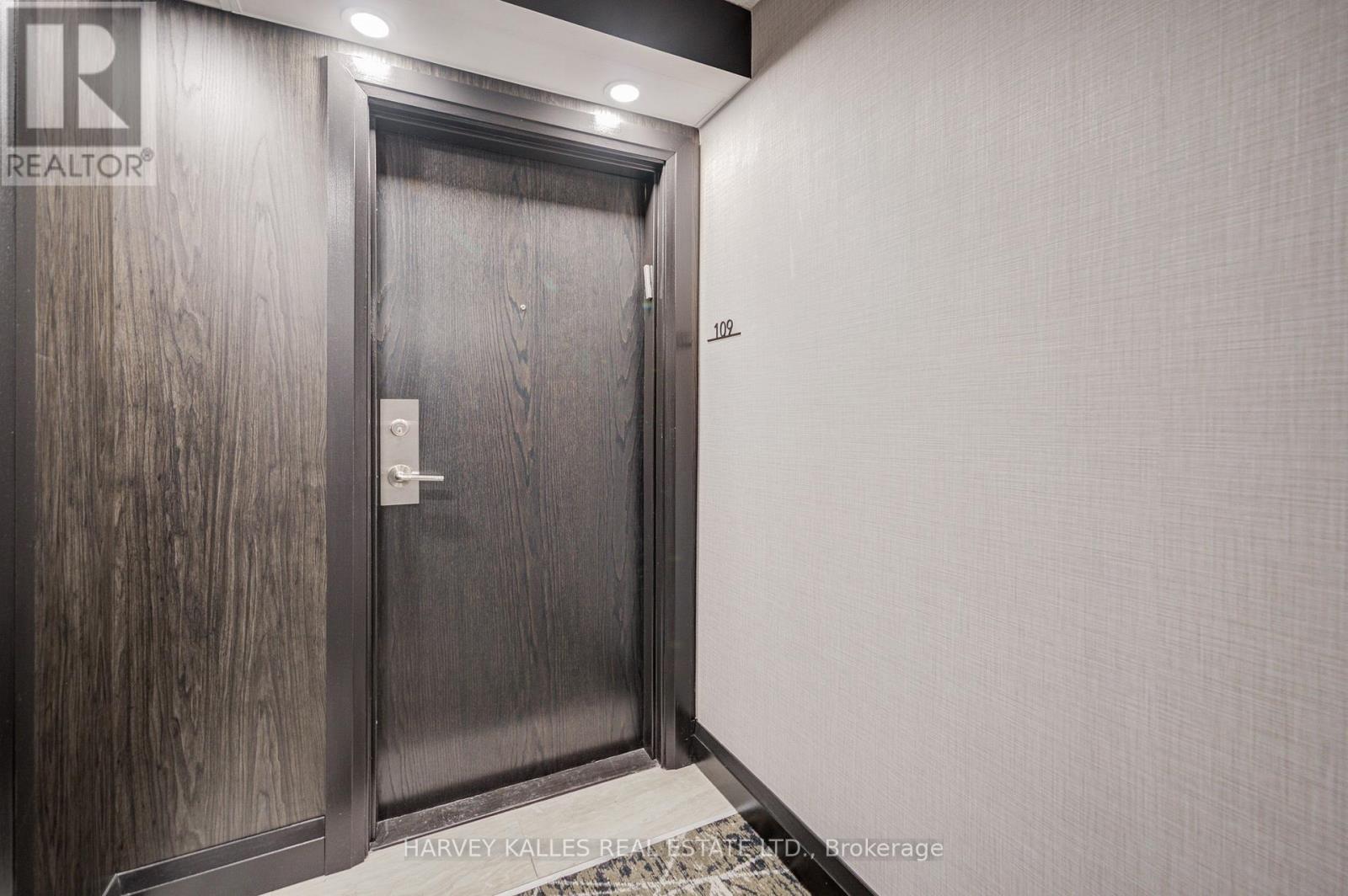 #109 3000 BATHURST STREET - 3
