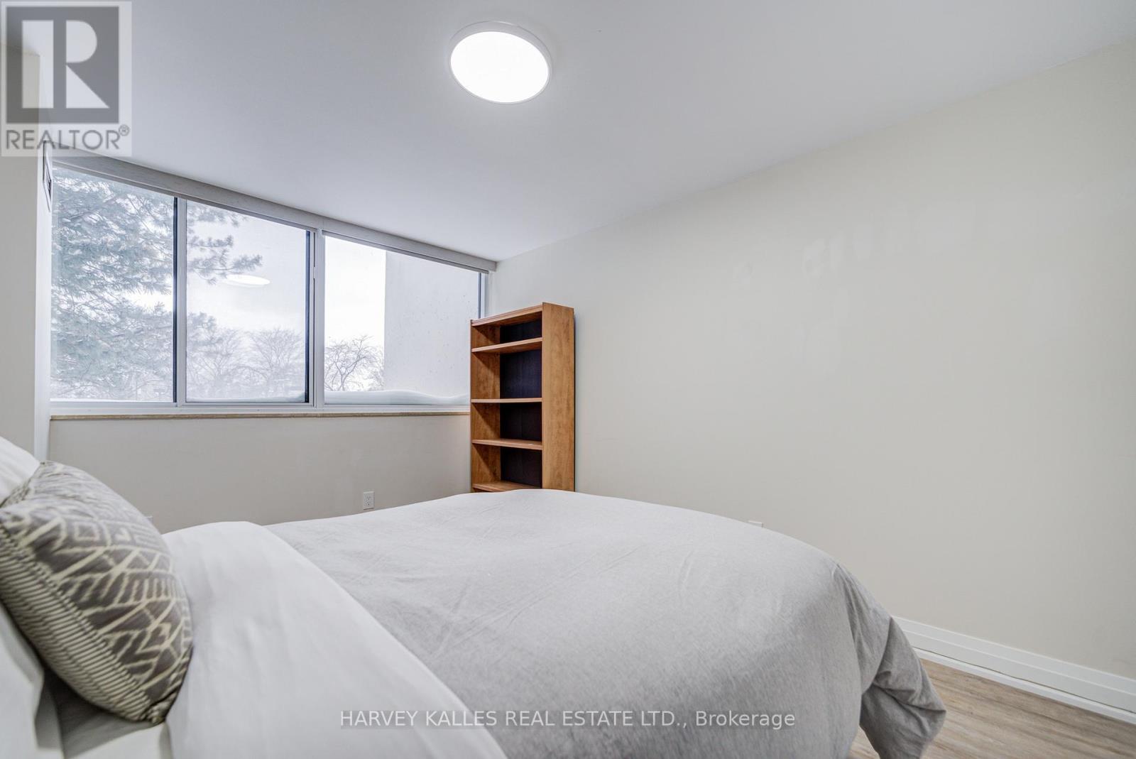 #109 3000 BATHURST STREET - 30