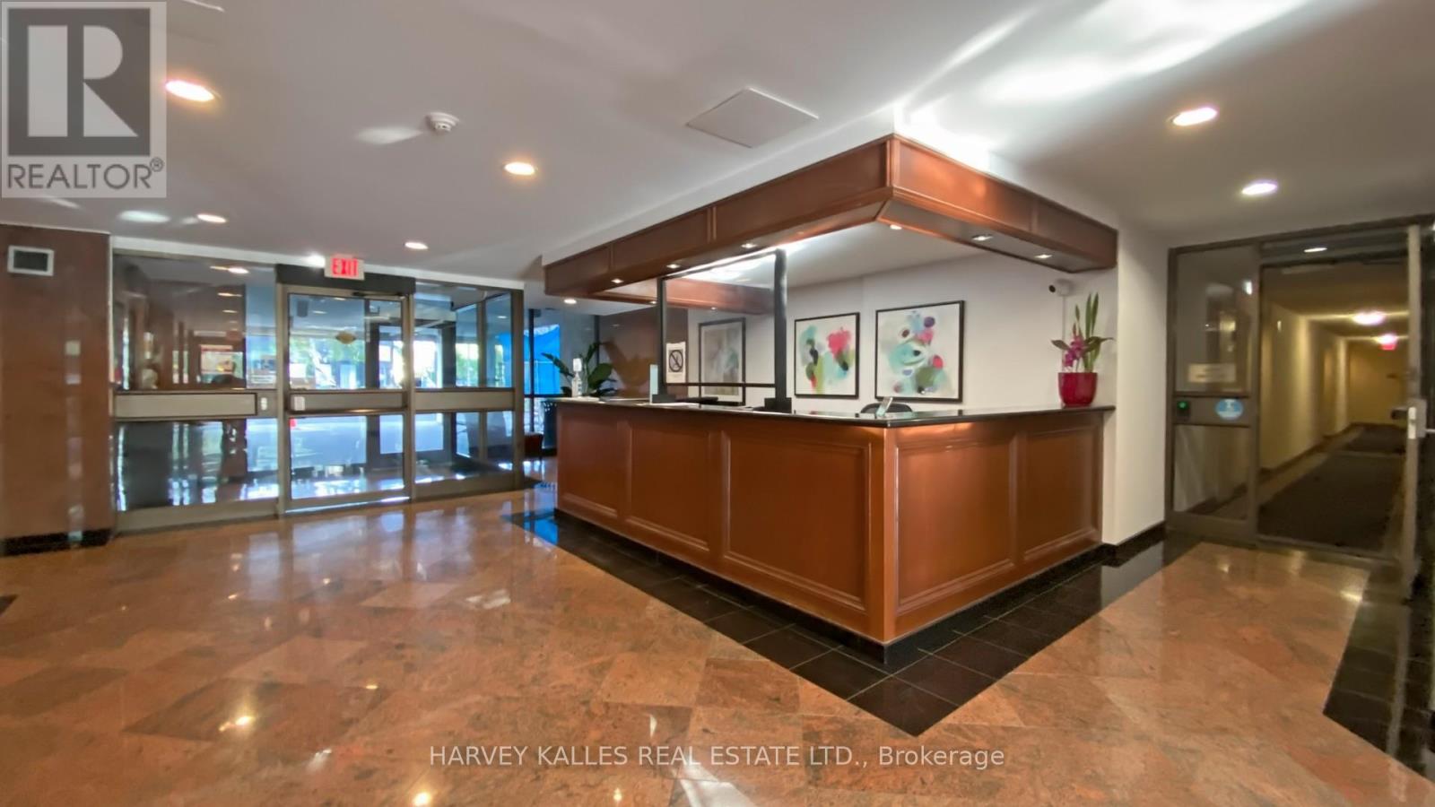 #109 3000 BATHURST STREET - 33