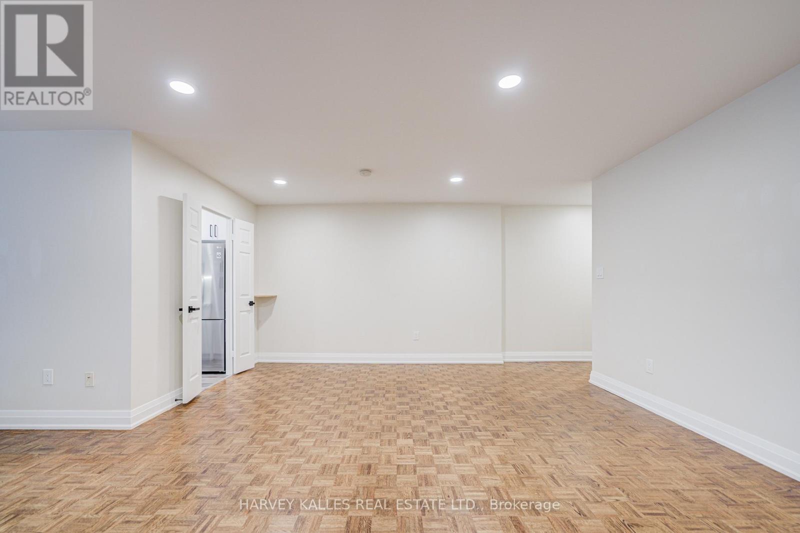 #109 3000 BATHURST STREET - 5
