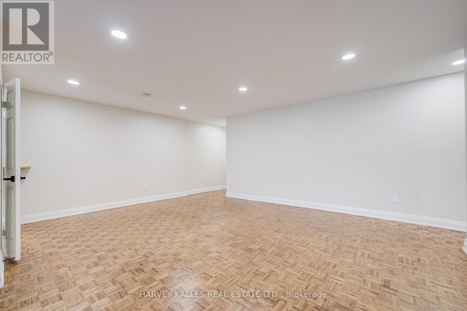 #109 3000 BATHURST STREET - 6