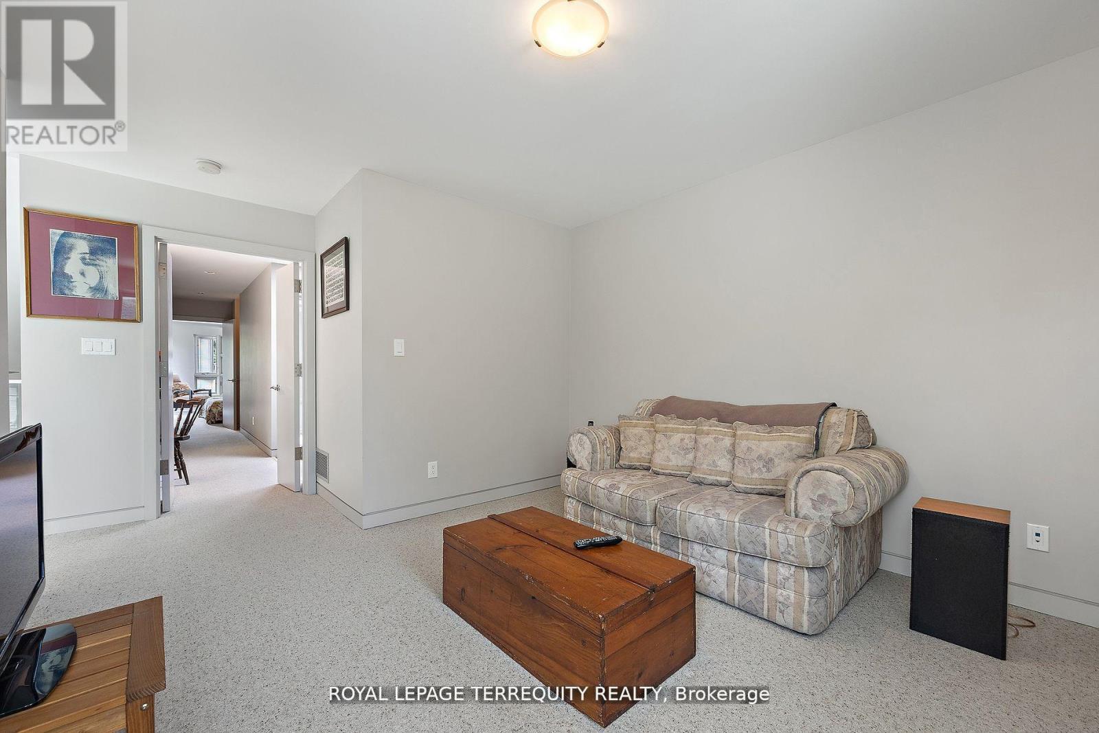 317 KEEWATIN AVENUE - 33