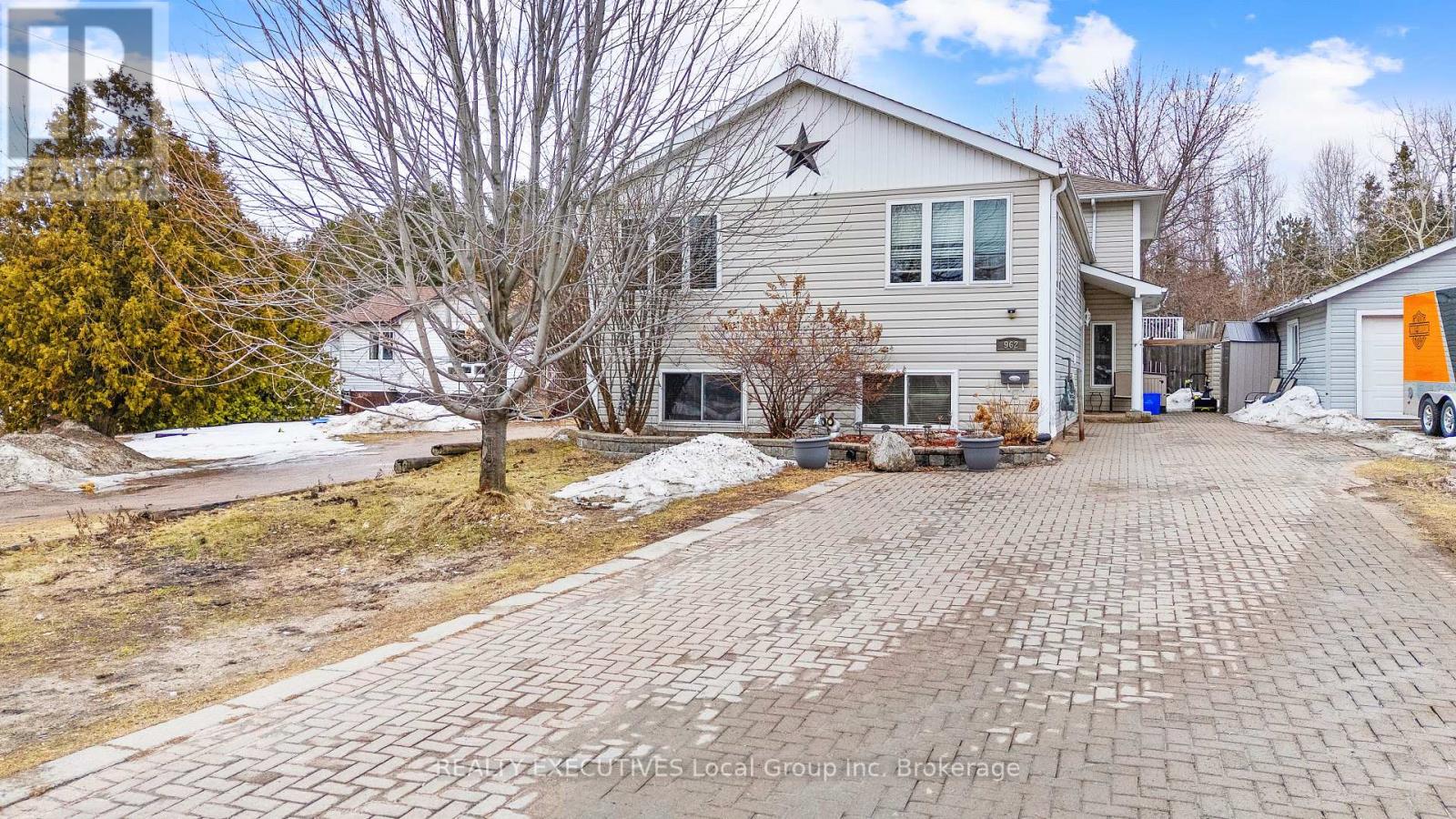 962 LAKESHORE DRIVE — photo 48