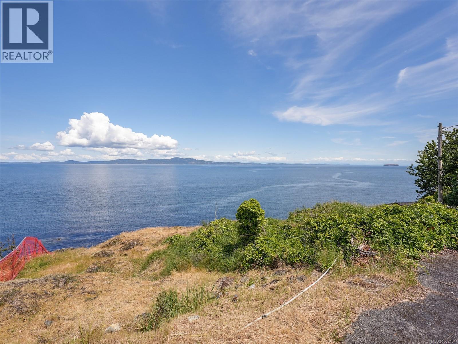  6000 Lockehaven Drive, Saanich