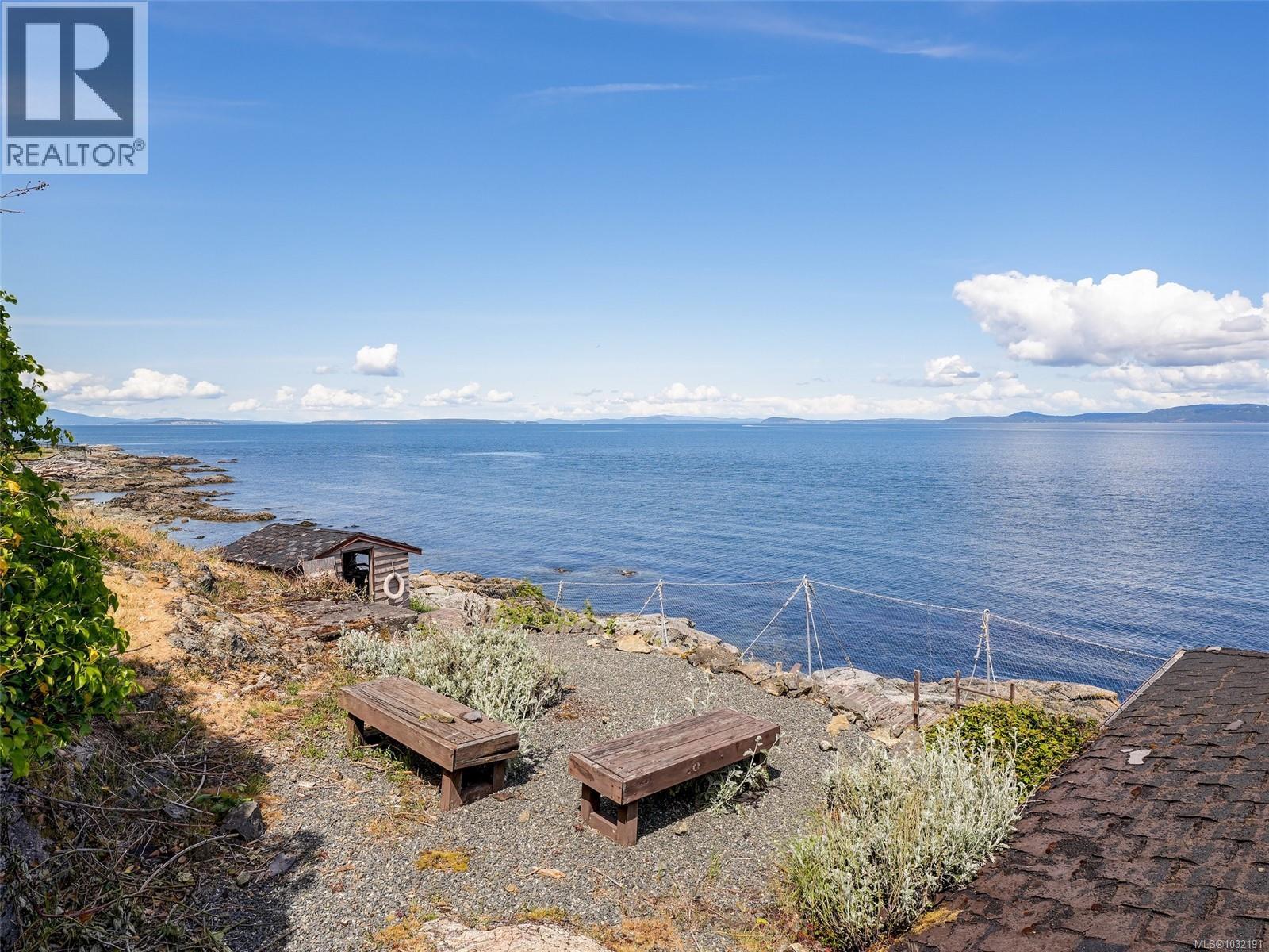  6000 Lockehaven Drive, Saanich