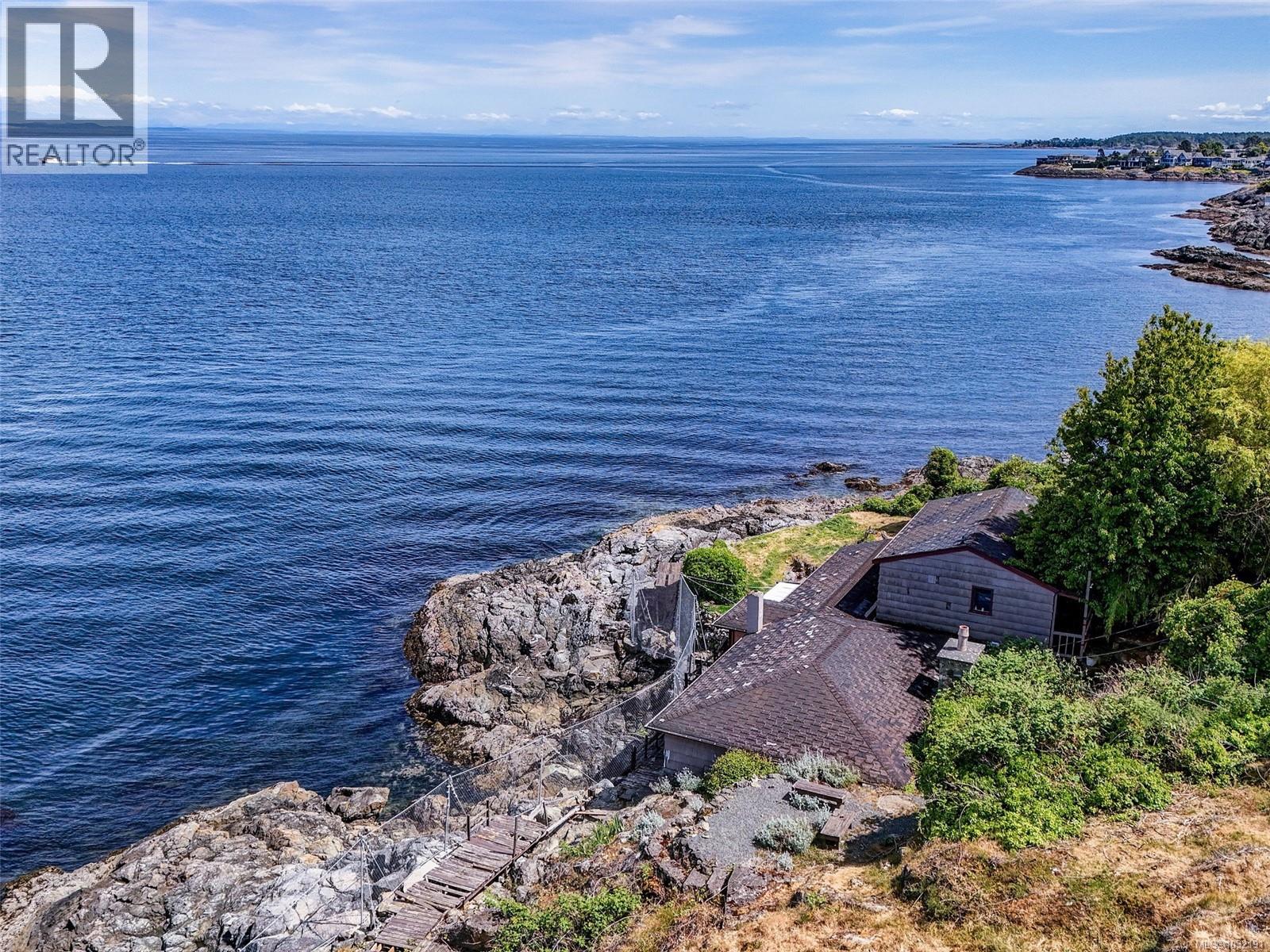  6000 Lockehaven Drive, Saanich