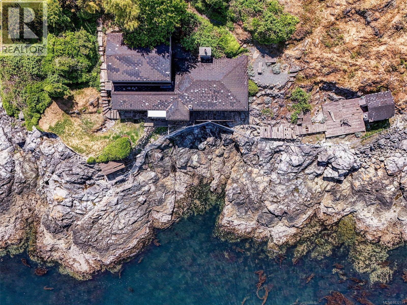  6000 Lockehaven Drive, Saanich