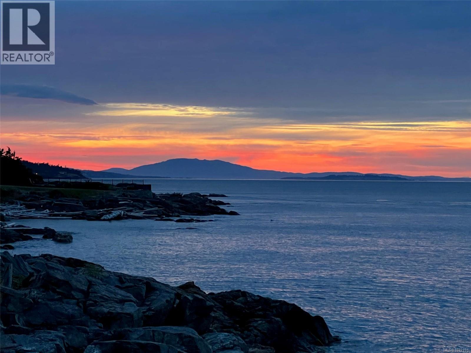  6000 Lockehaven Drive, Saanich