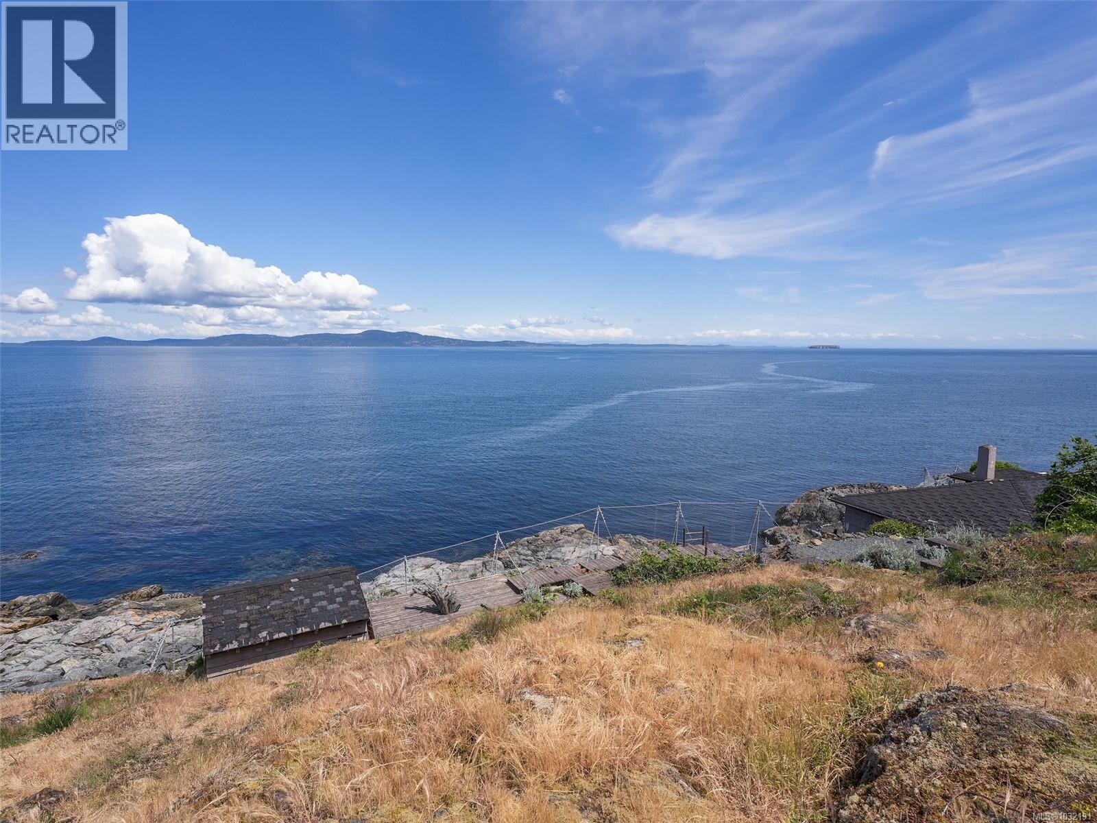  6000 Lockehaven Drive, Saanich