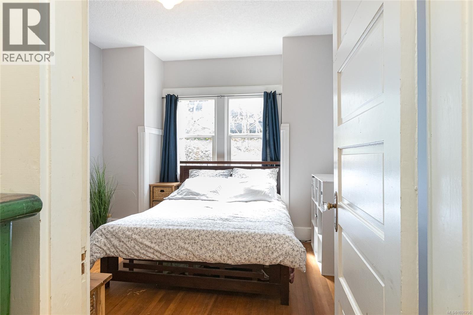 1080 JASMINE AVE - 21