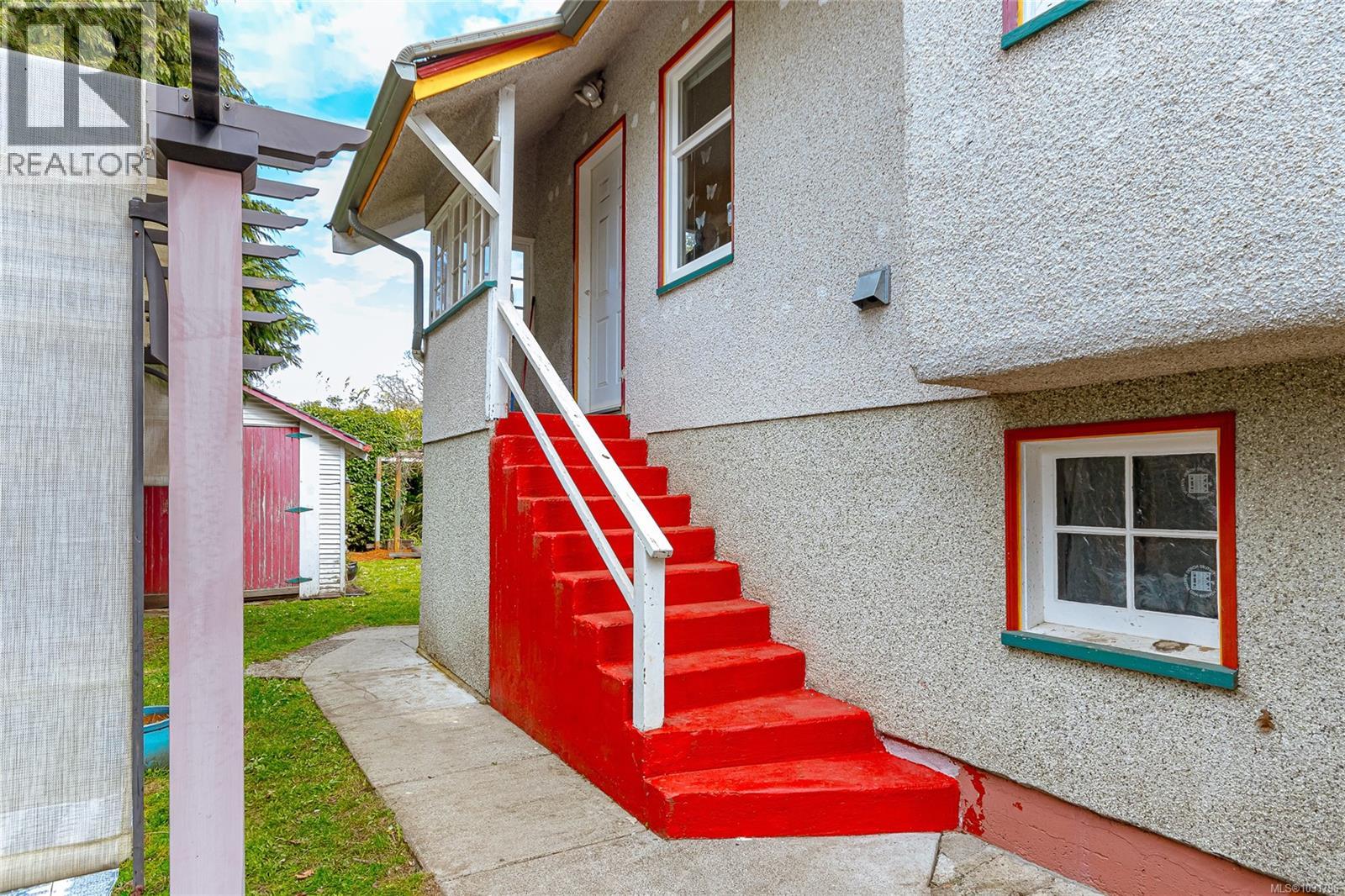 1080 JASMINE AVE - 29