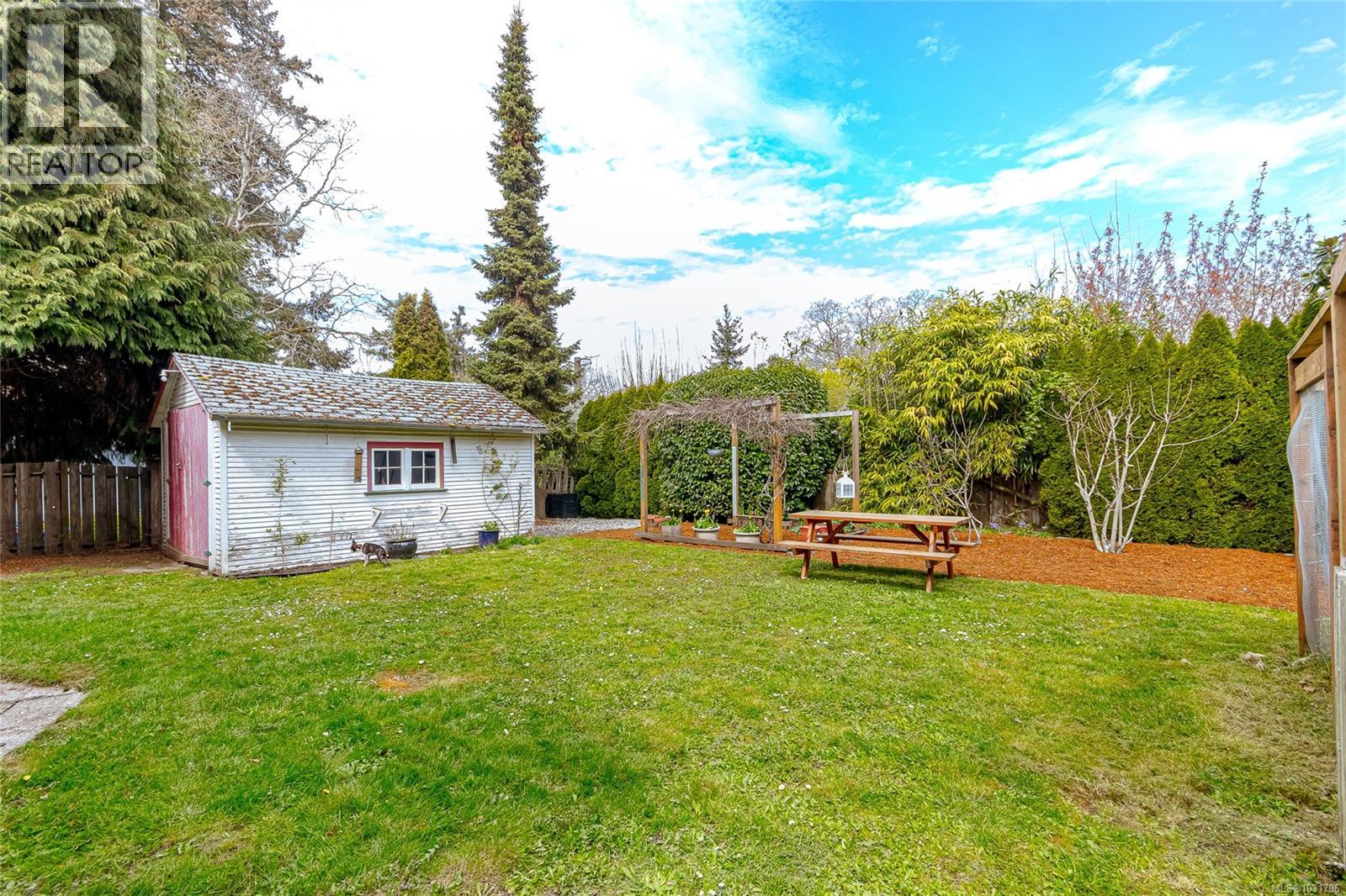 1080 JASMINE AVE - 31