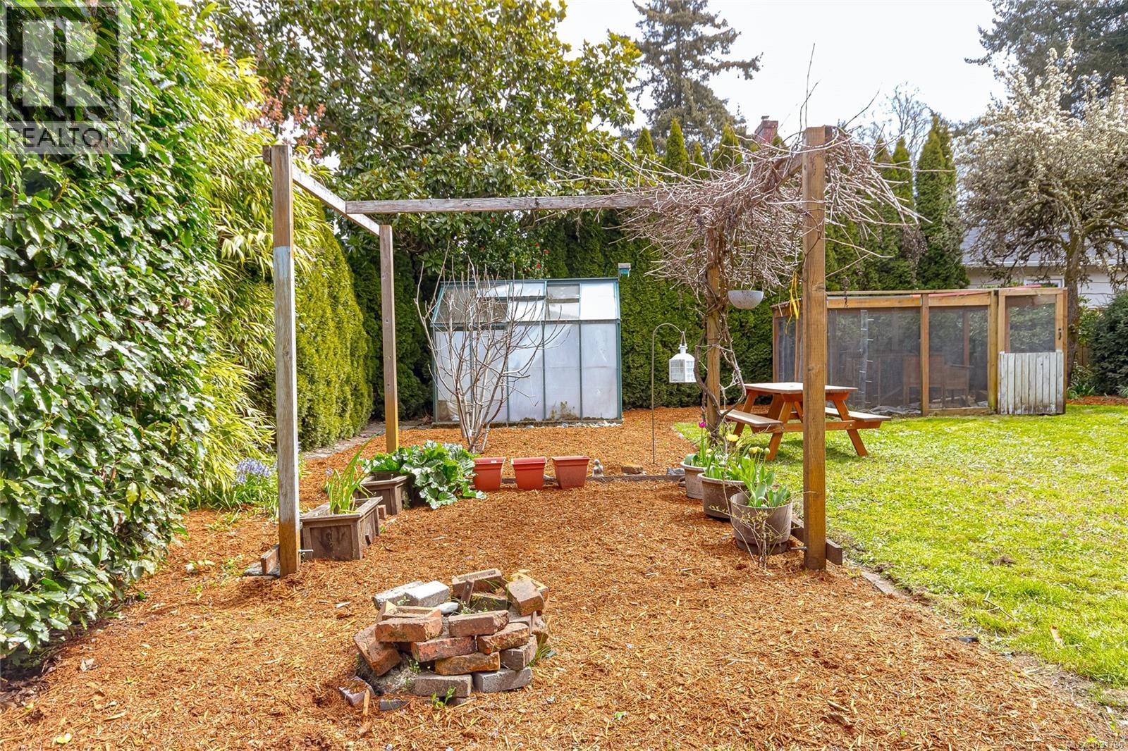 1080 JASMINE AVE - 33