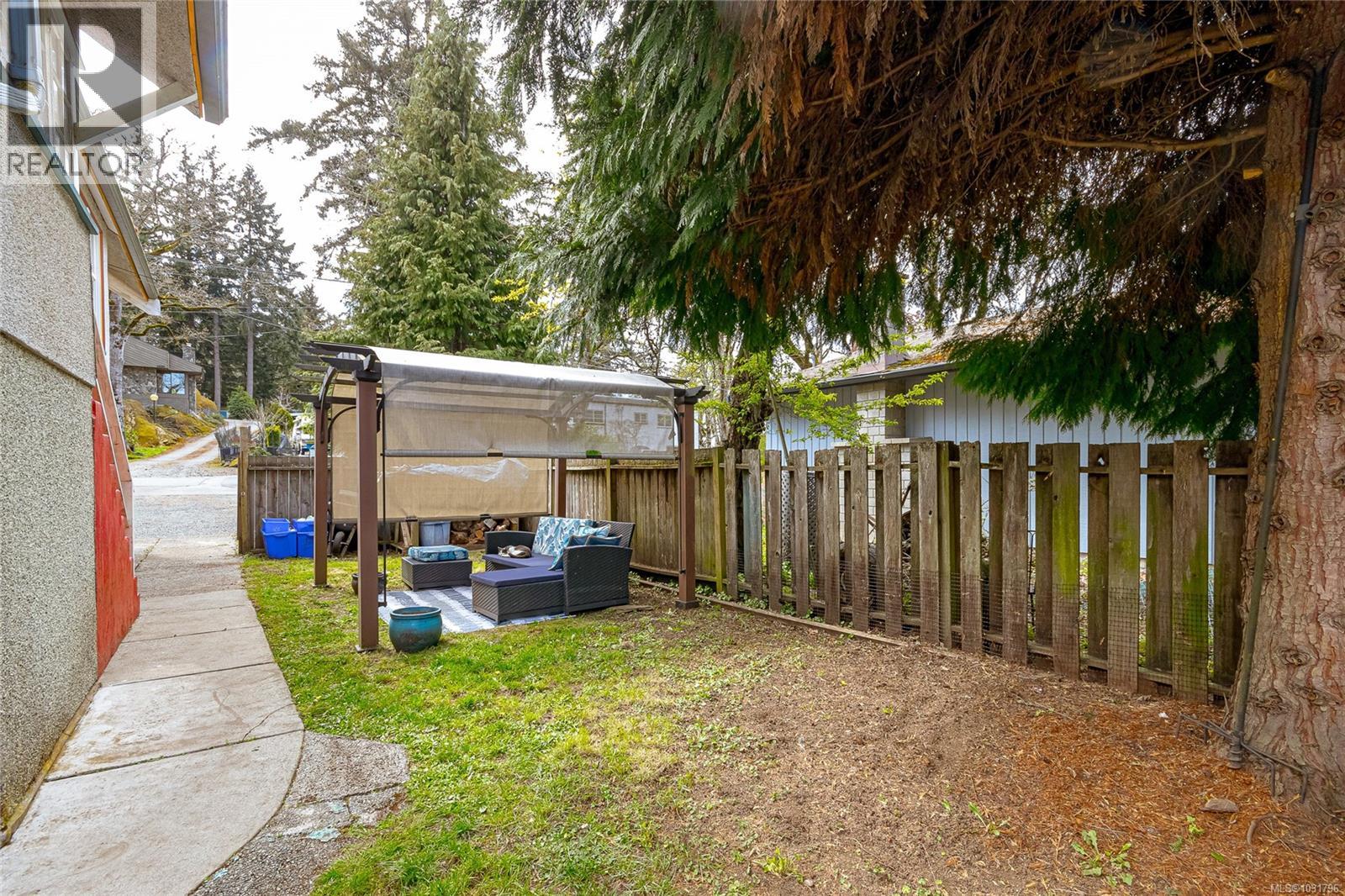 1080 JASMINE AVE - 34