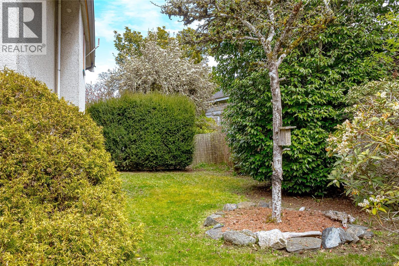 1080 JASMINE AVE - 35